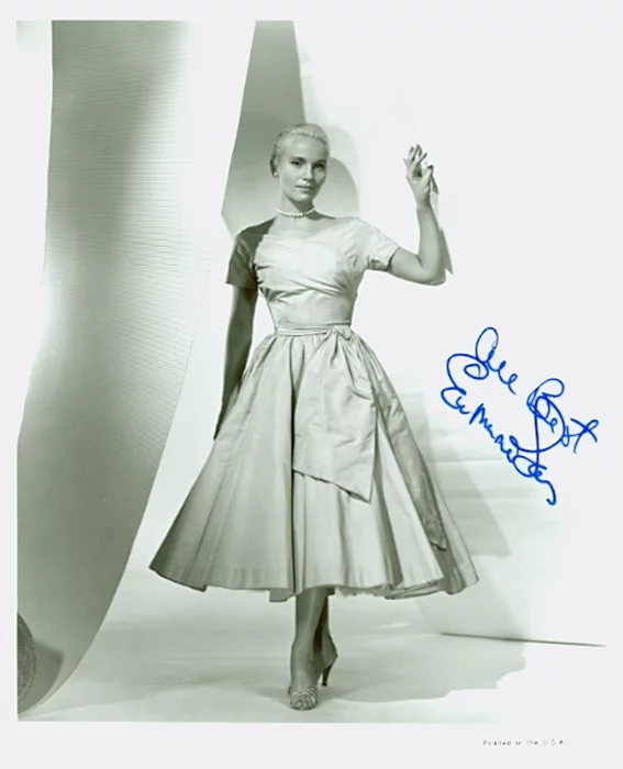 Eva Marie Saint autograph