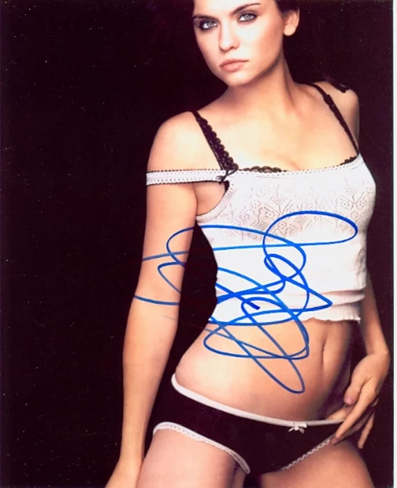 Jodi Lyn O'Keefe autograph