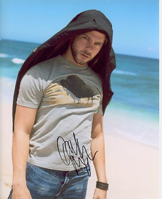 Dominic Monaghan autograph