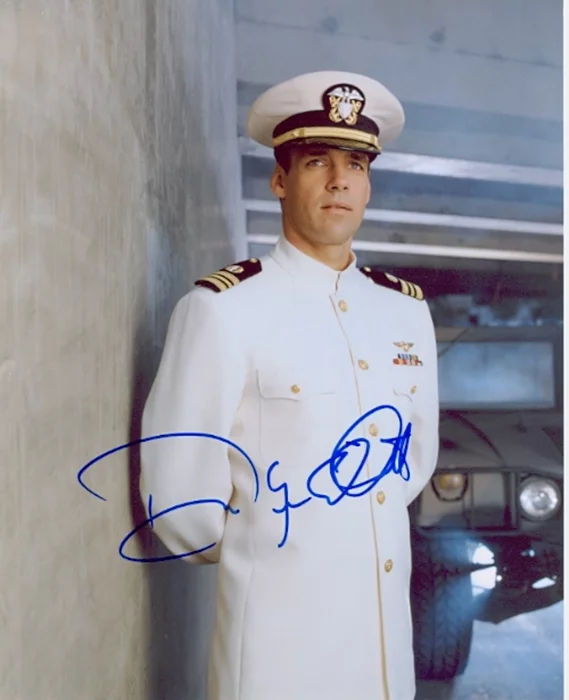 David James Elliott autograph