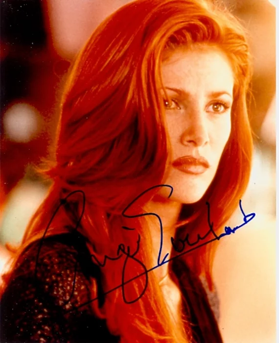 Angie Everhart autograph