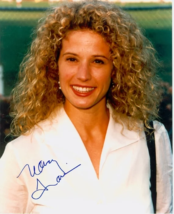 Nancy Travis autograph