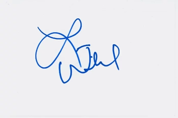 Lisa Wilcox autograph
