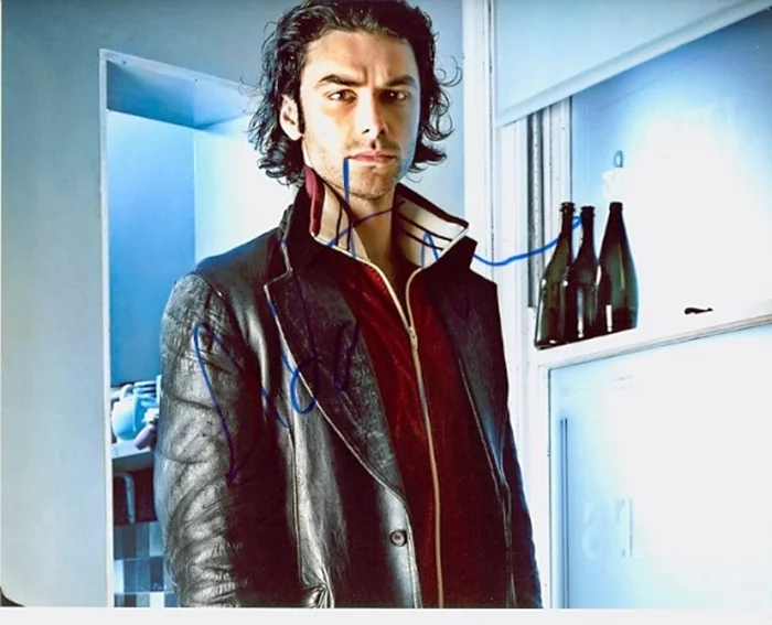 Aidan Turner autograph