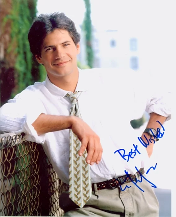 Thomas Calabro autograph