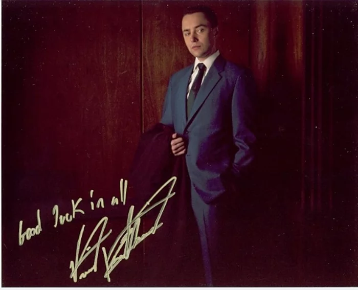 Vincent Kartheiser autograph
