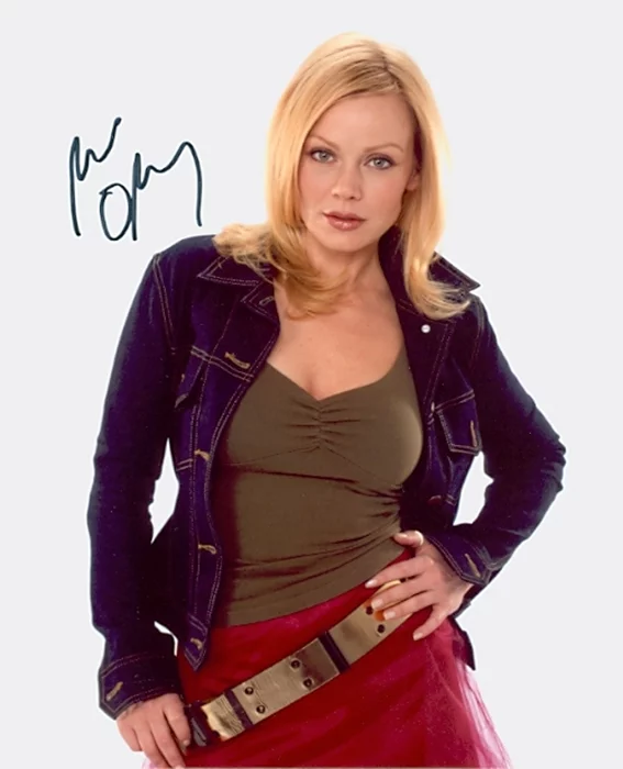 Gail O'Grady autograph