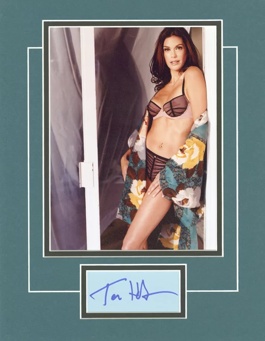 Teri Hatcher autograph