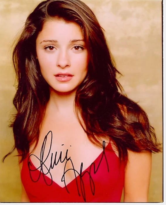 Shiri Appleby autograph