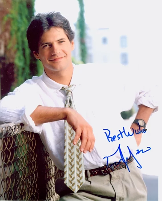 Thomas Calabro autograph