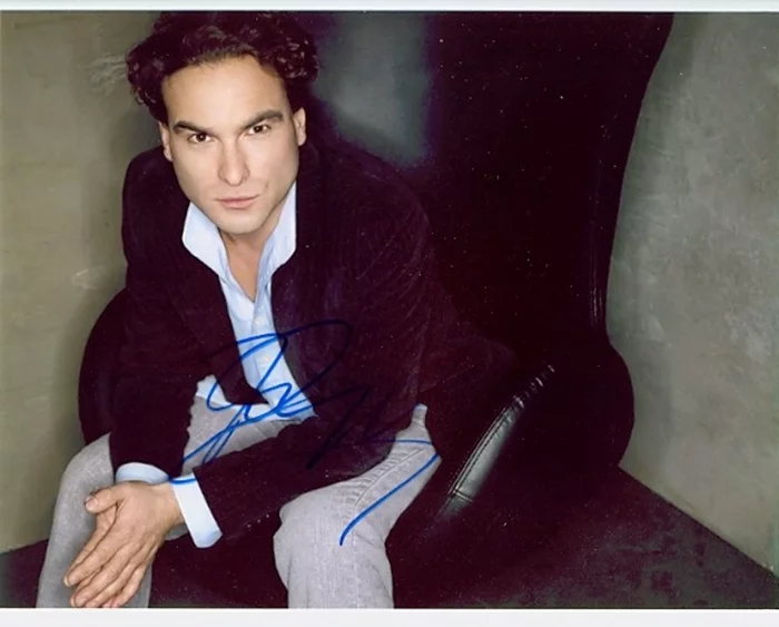 Johnny Galecki autograph