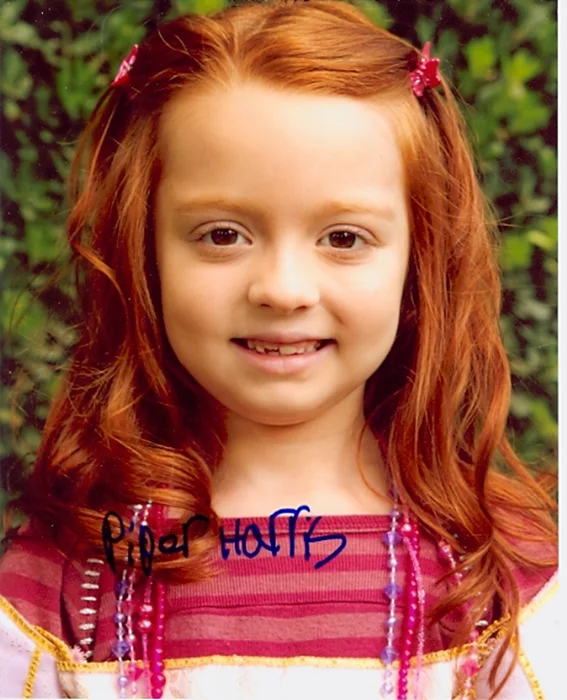 Piper Harris autograph