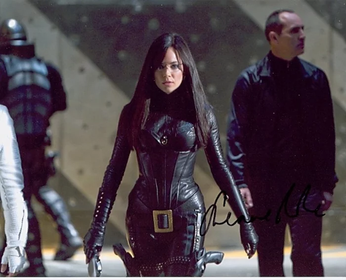 Sienna Miller autograph