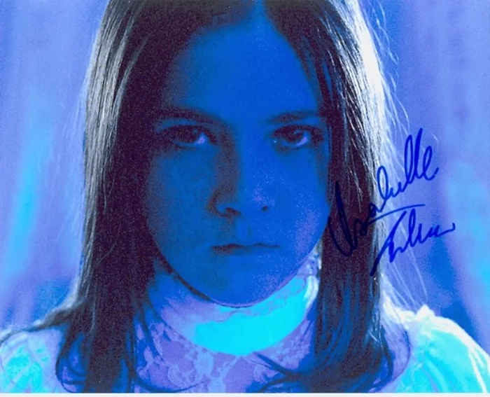 Isabelle Fuhrman autograph