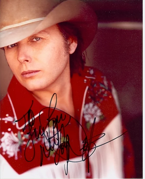 Dwight Yoakam autograph