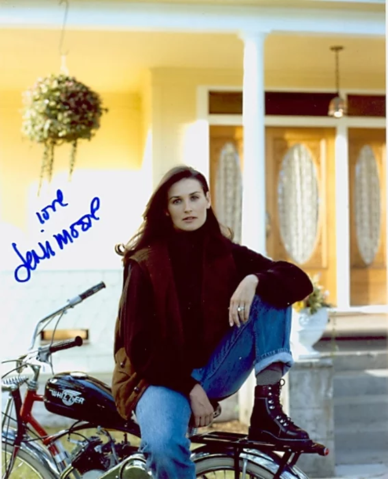 Demi Moore autograph