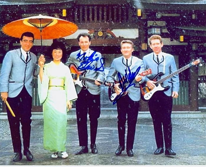 The Ventures autograph
