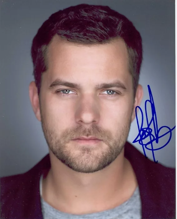 Joshua Jackson autograph