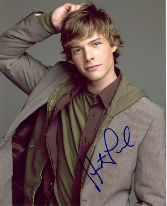 Hunter Parrish autograph
