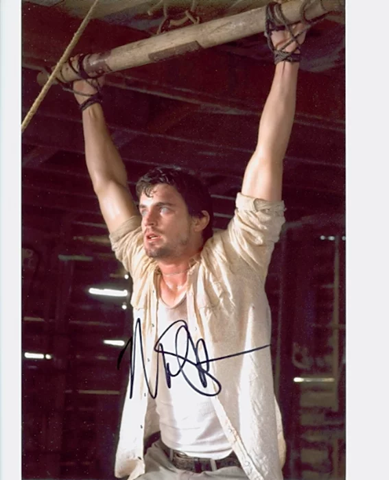 Matthew Bomer autograph