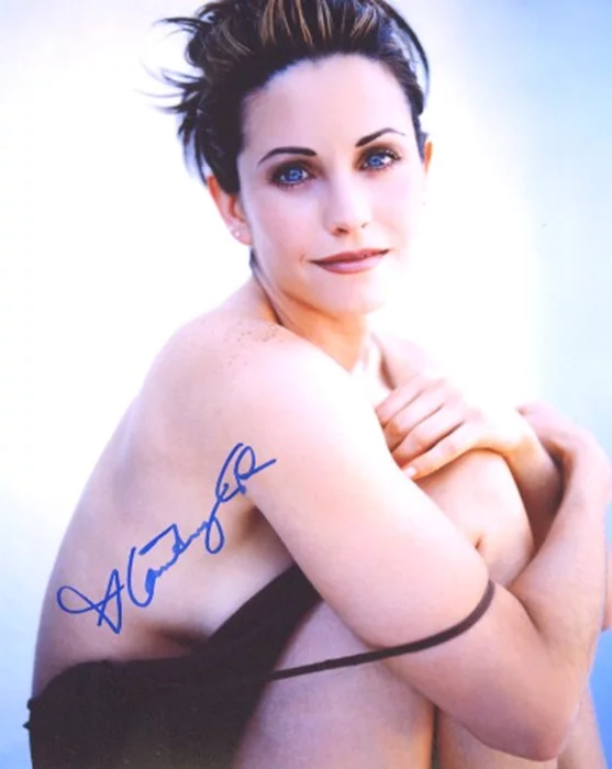 Courteney Cox autograph