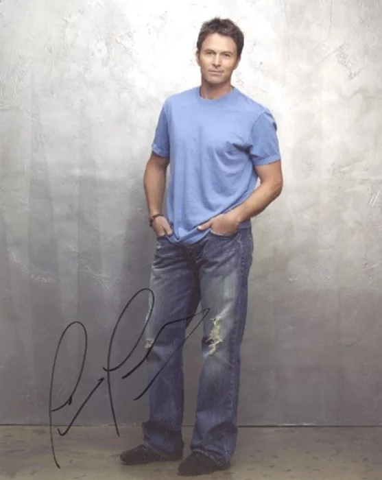 Tim Daly autograph