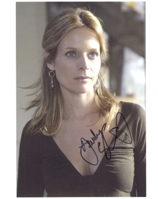Jessalyn Gilsig autograph