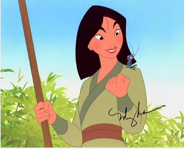 Ming-Na Wen autograph