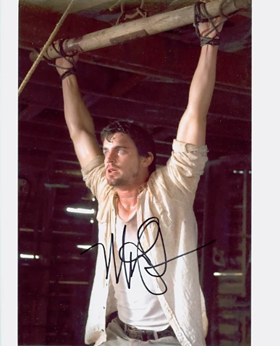 Matthew Bomer autograph