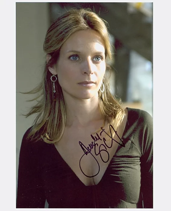 Jessalyn Gilsig autograph