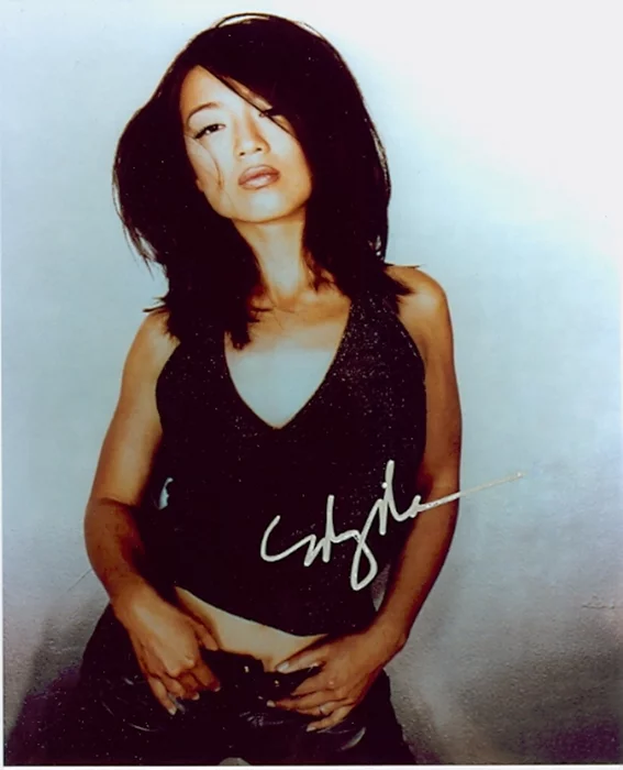Ming-Na Wen autograph