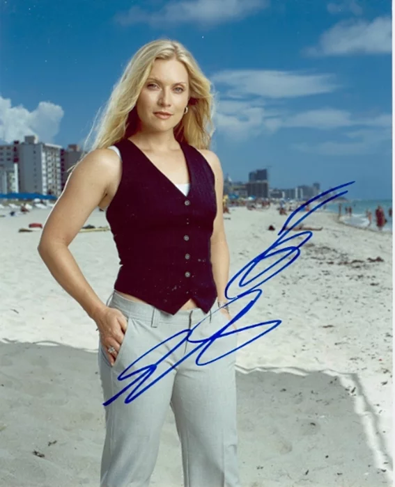 Emily Procter autograph