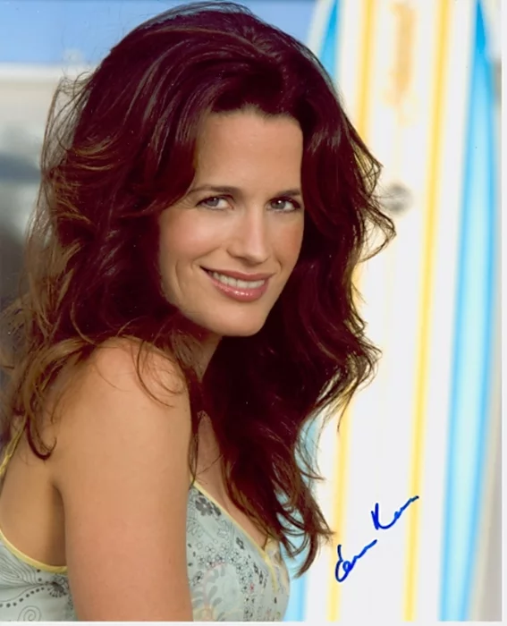 Elizabeth Reaser autograph