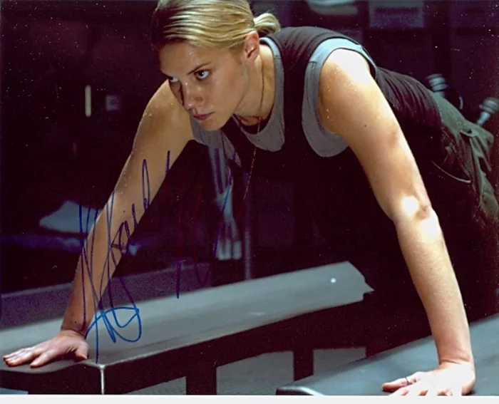 Katee Sackhoff autograph