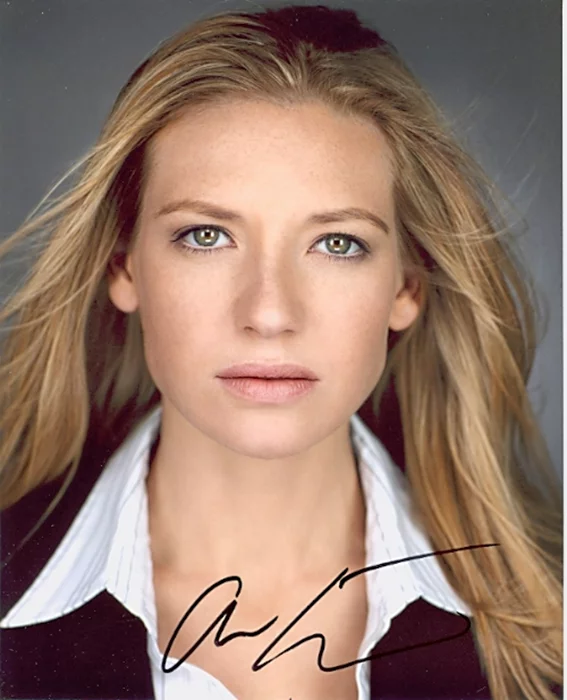 Anna Torv autograph