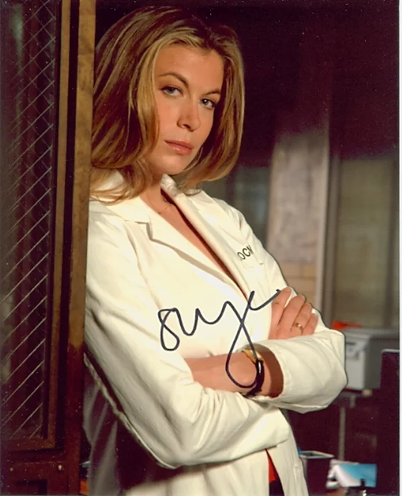 Sonya Walger autograph