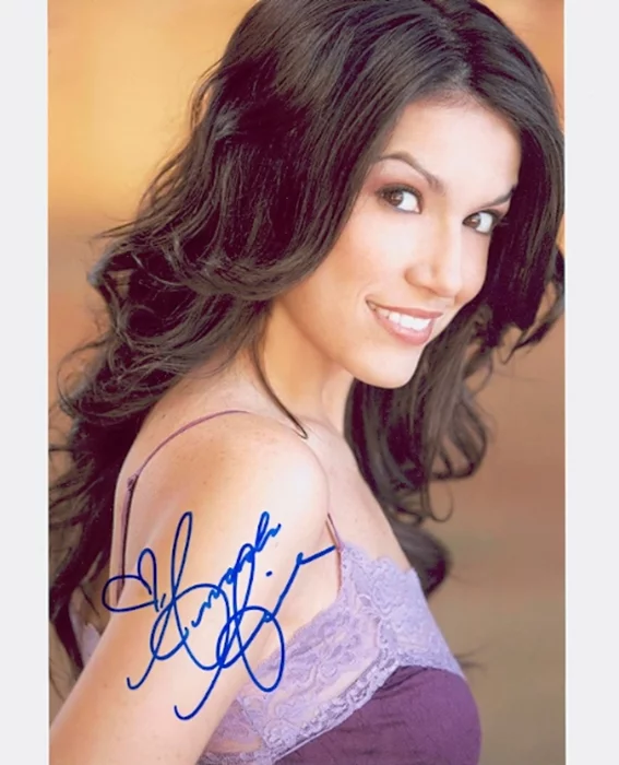 Amanda Avila autograph