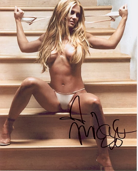 Nicole Eggert autograph