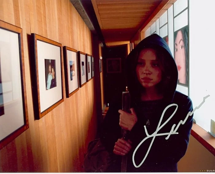 Margarita Levieva autograph