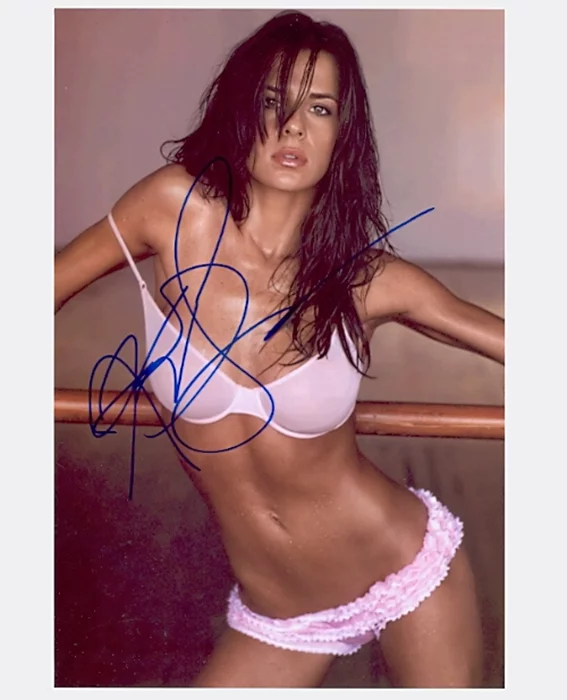 Kelly Monaco autograph
