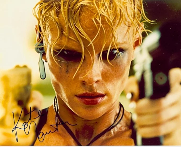 Kate Nauta autograph