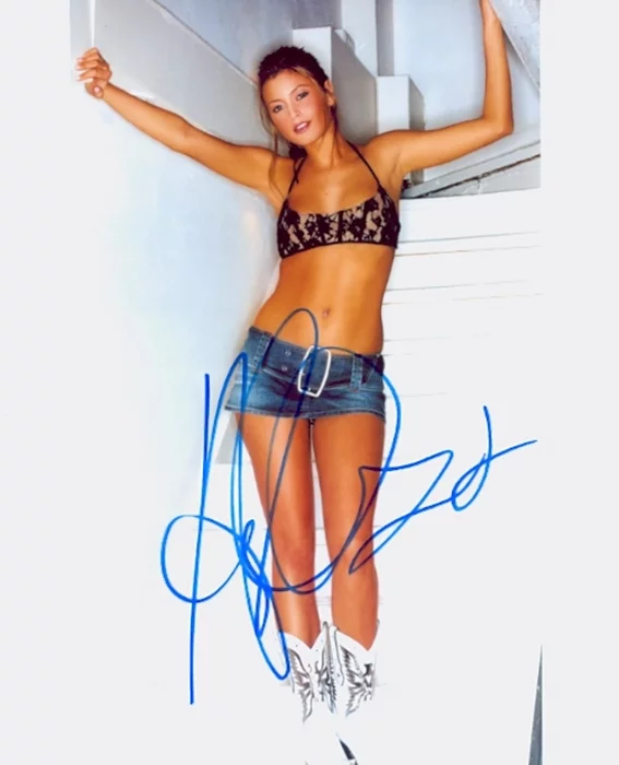 Holly Valance autograph