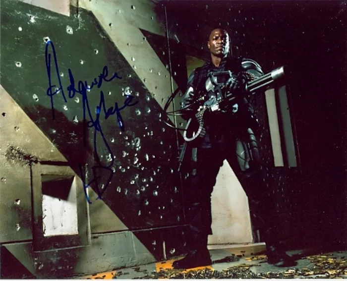 Adewale Akinnuoye-Agbaje autograph