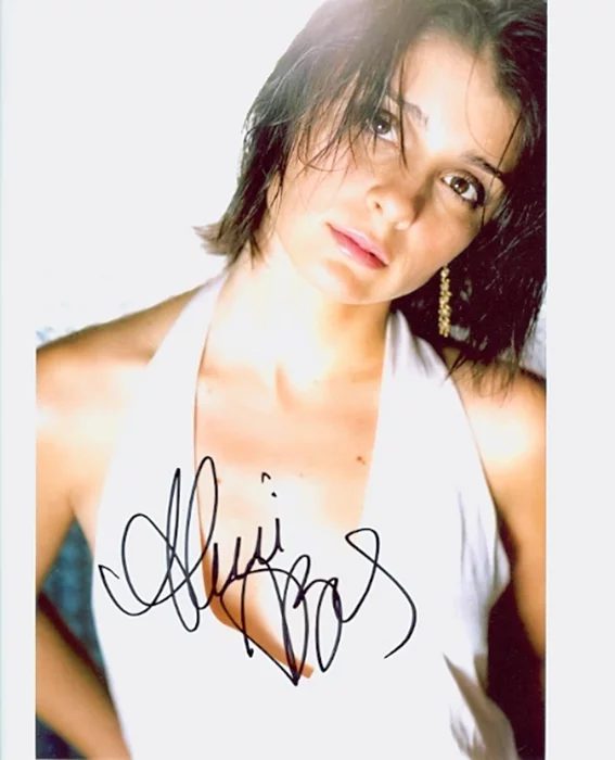 Shiri Appleby autograph