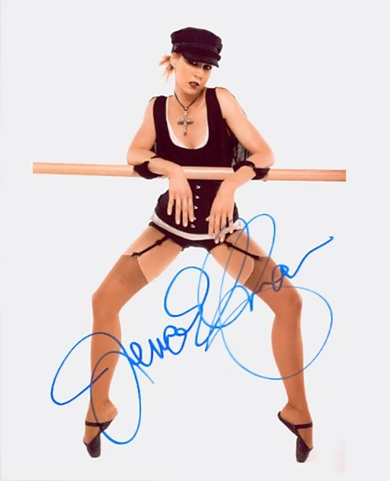 Jenna Elfman autograph