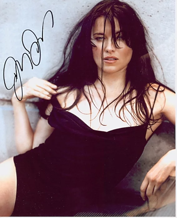 Lucy Lawless autograph