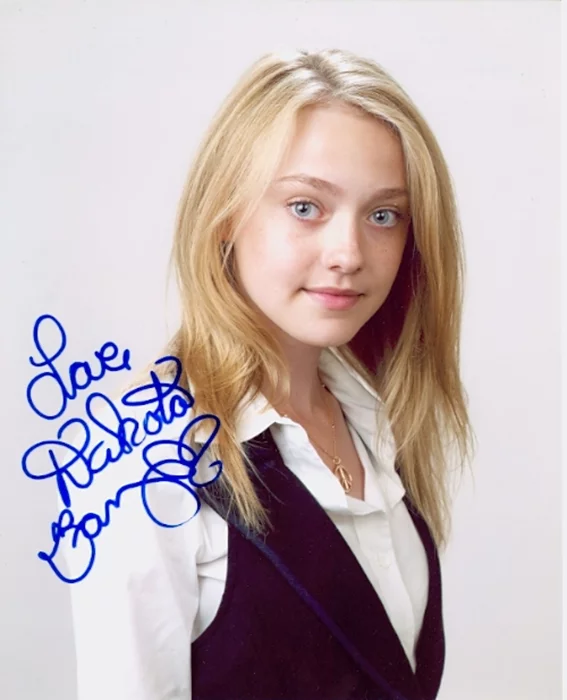 Dakota Fanning autograph