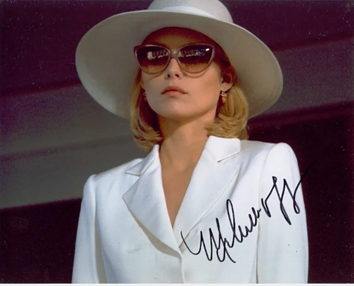 Michelle Pfeiffer autograph