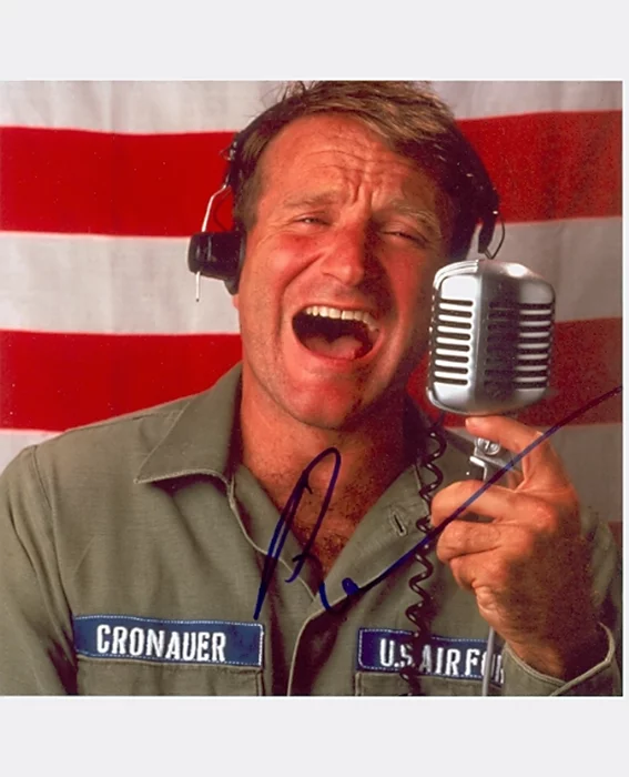 Robin Williams autograph
