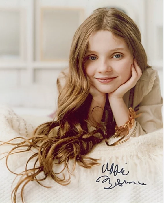 Abigail Breslin autograph